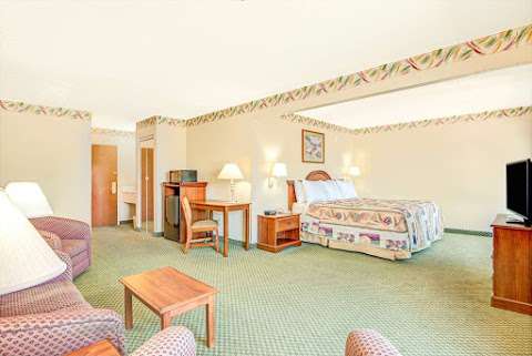 Days Inn by Wyndham Louisburg Days Inn by Wyndham Louisburg